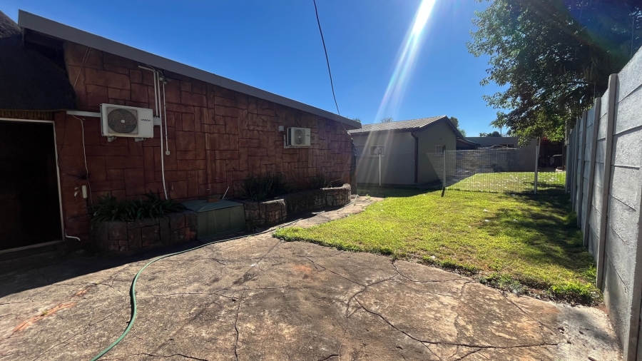 3 Bedroom Property for Sale in Protea Park North West